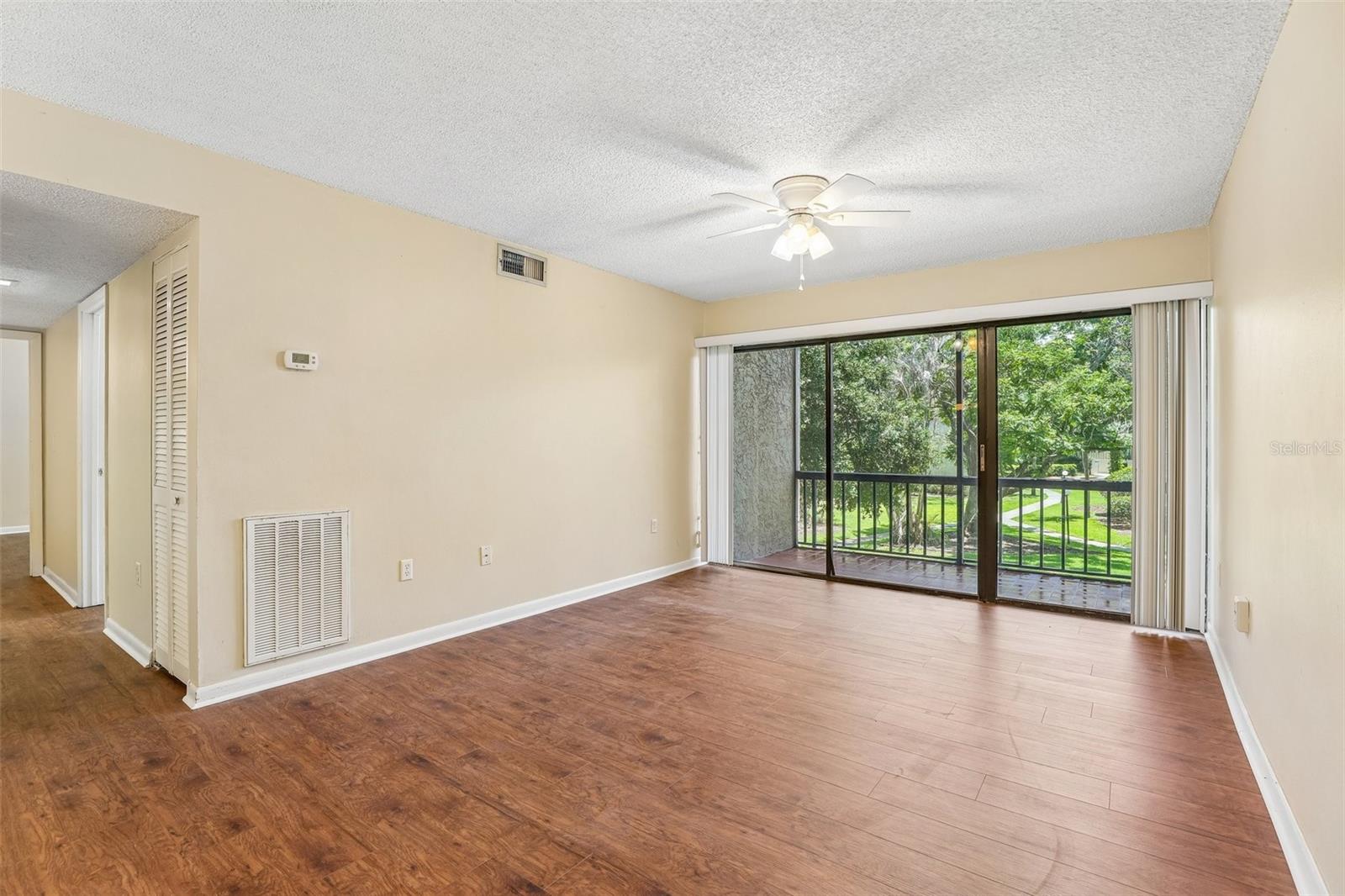 WIMBLEDON PARK CONDO 01 - Residential