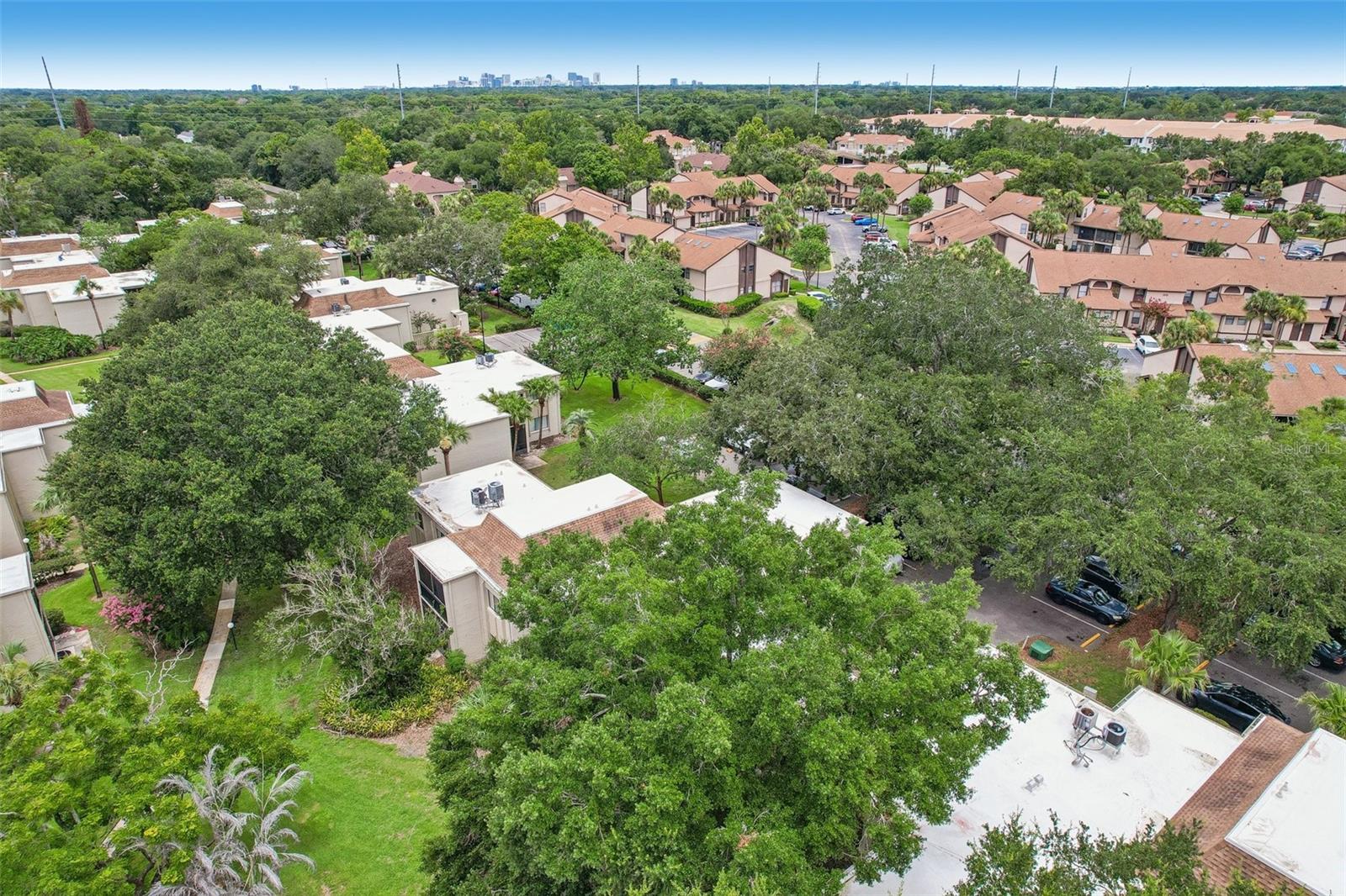 WIMBLEDON PARK CONDO 01 - Residential