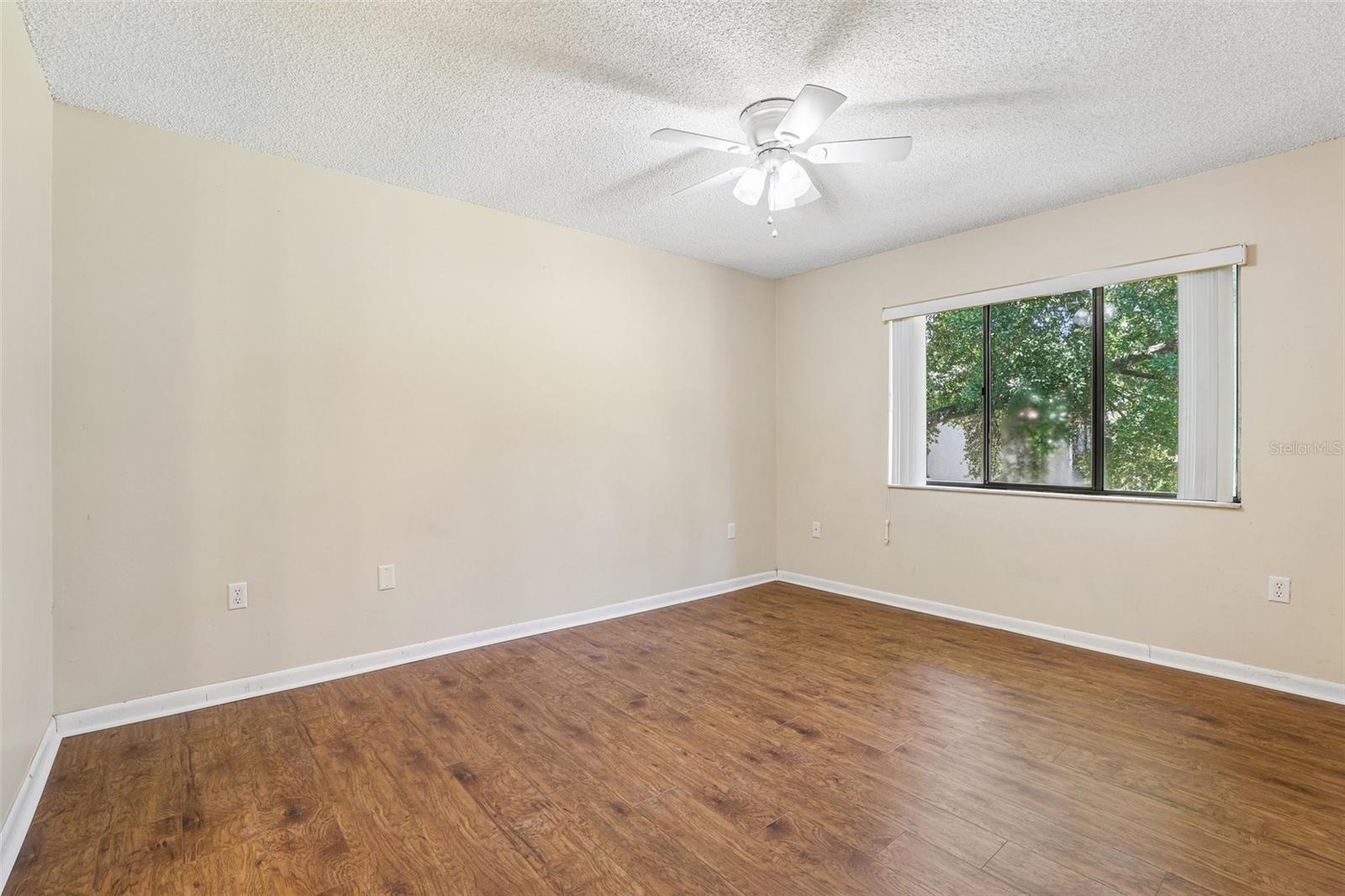 WIMBLEDON PARK CONDO 01 - Residential