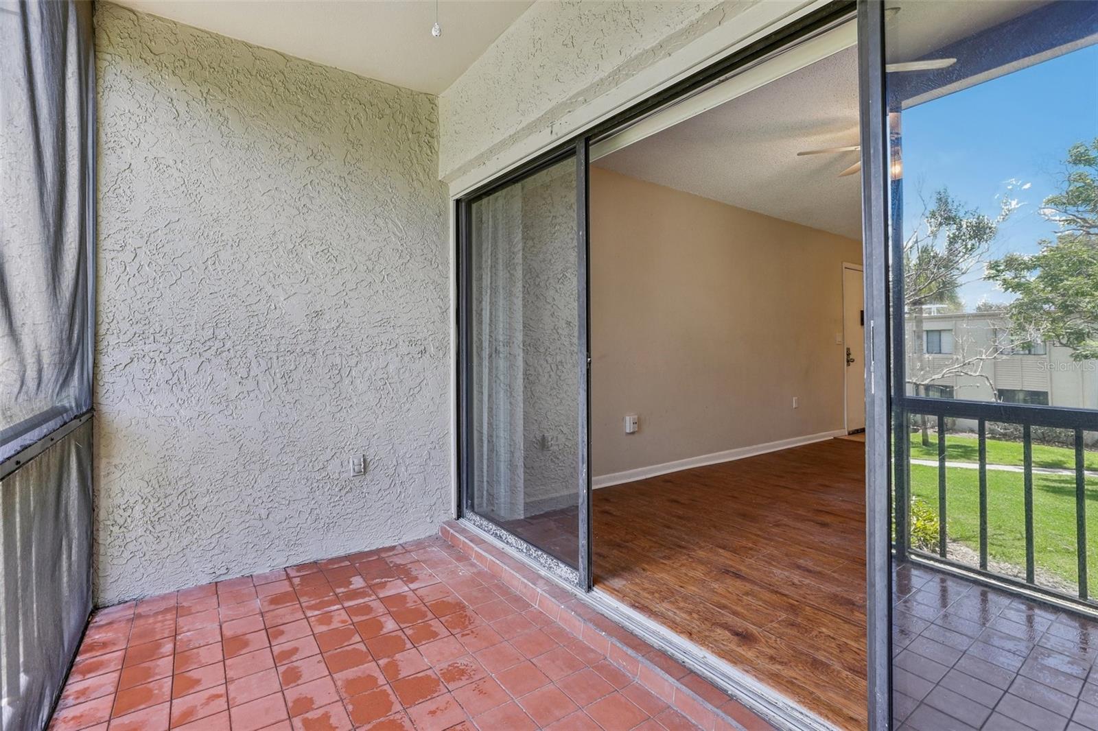 WIMBLEDON PARK CONDO 01 - Residential