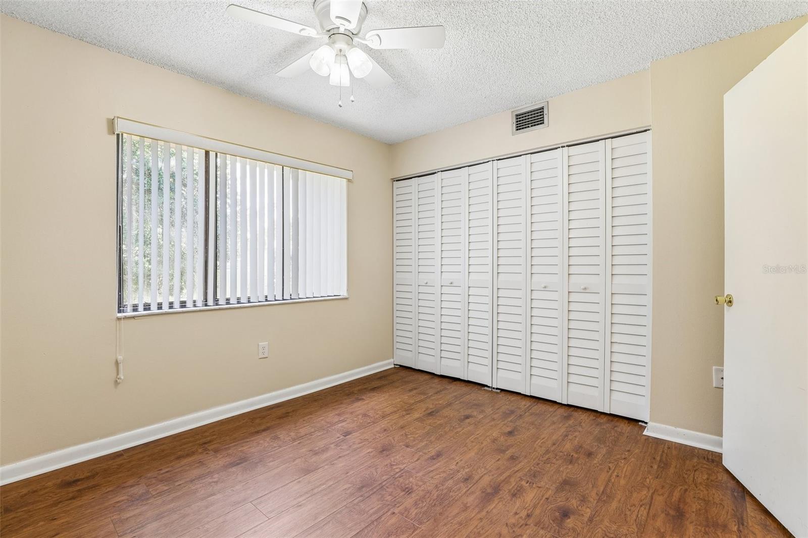 WIMBLEDON PARK CONDO 01 - Residential