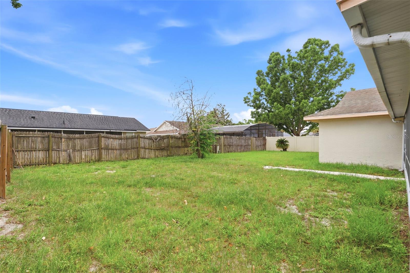 CLUBHOUSE ESTATES - Residential