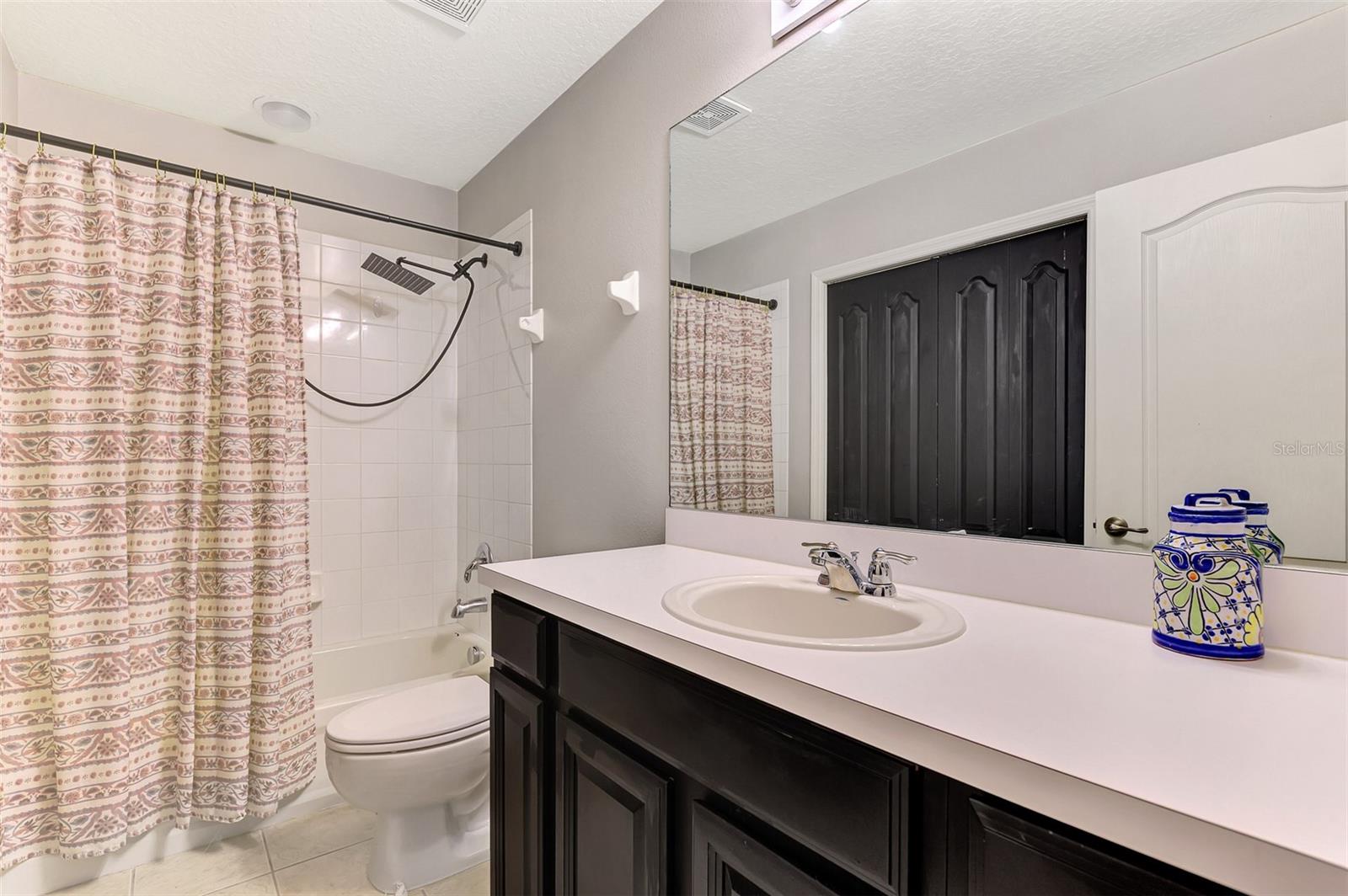 THE TWNHMS AT LIGHTHOUSE COVE I - Residential