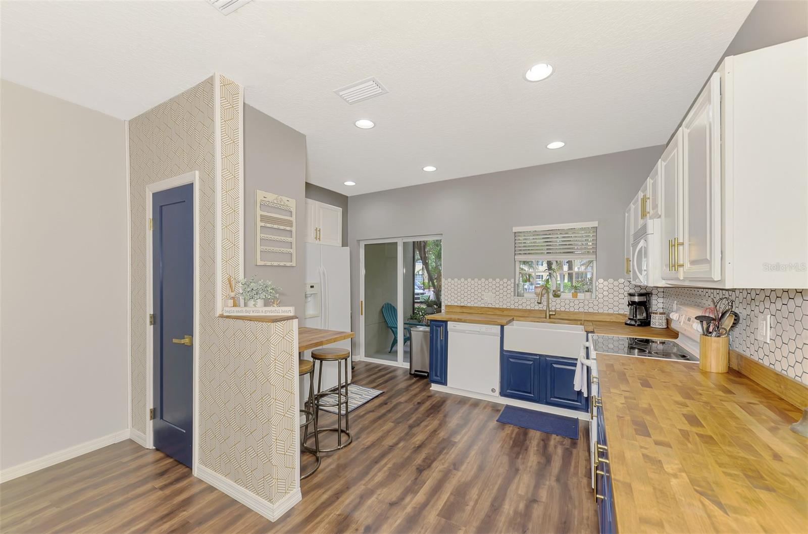 THE TWNHMS AT LIGHTHOUSE COVE I - Residential