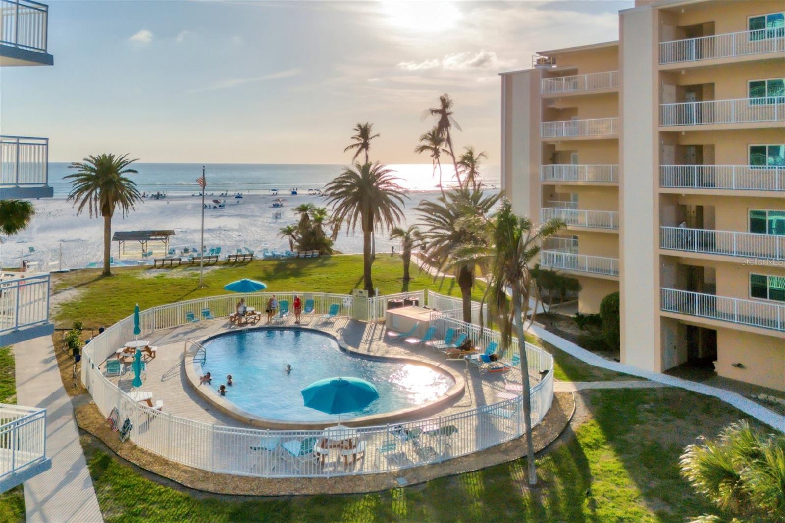 JAMAICA ROYALE - Residential