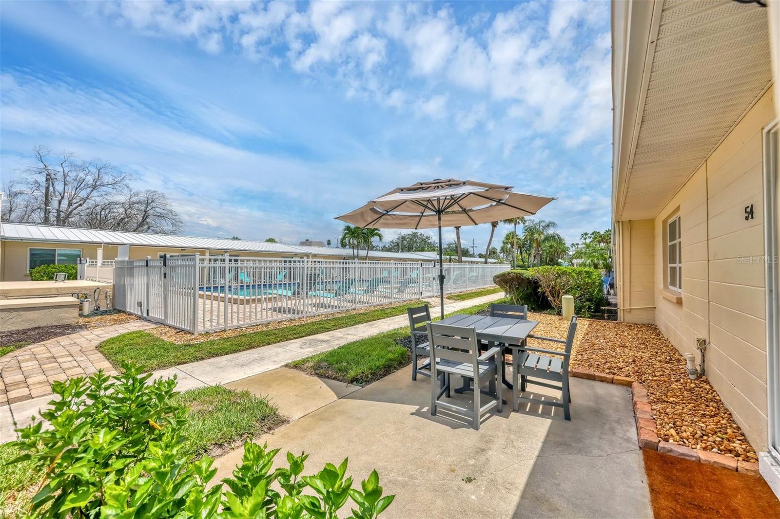 JAMAICA ROYALE - Residential