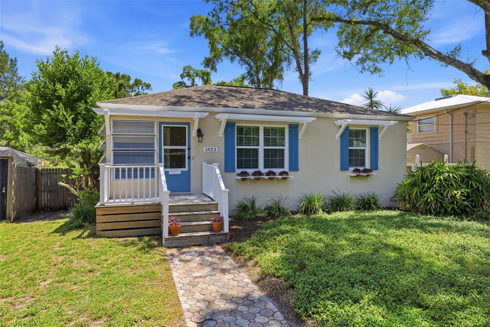 HAMPTON TERRACE - Residential
