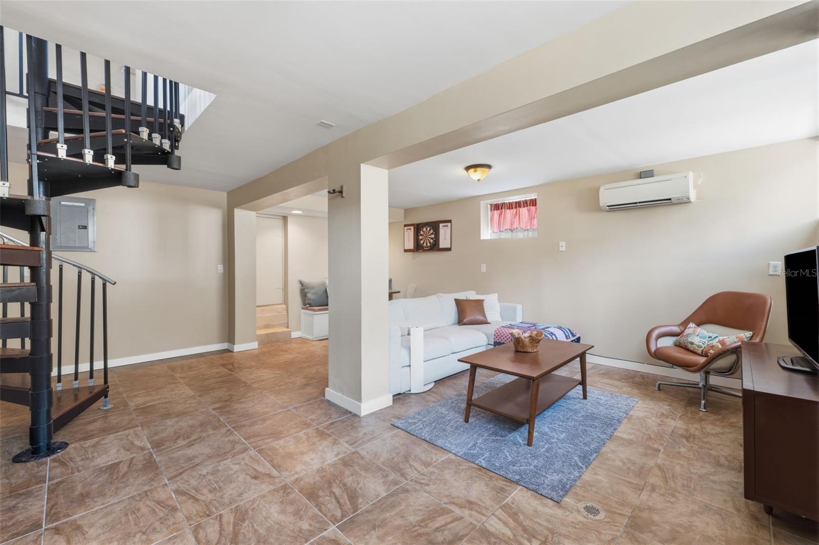 HAMPTON TERRACE - Residential