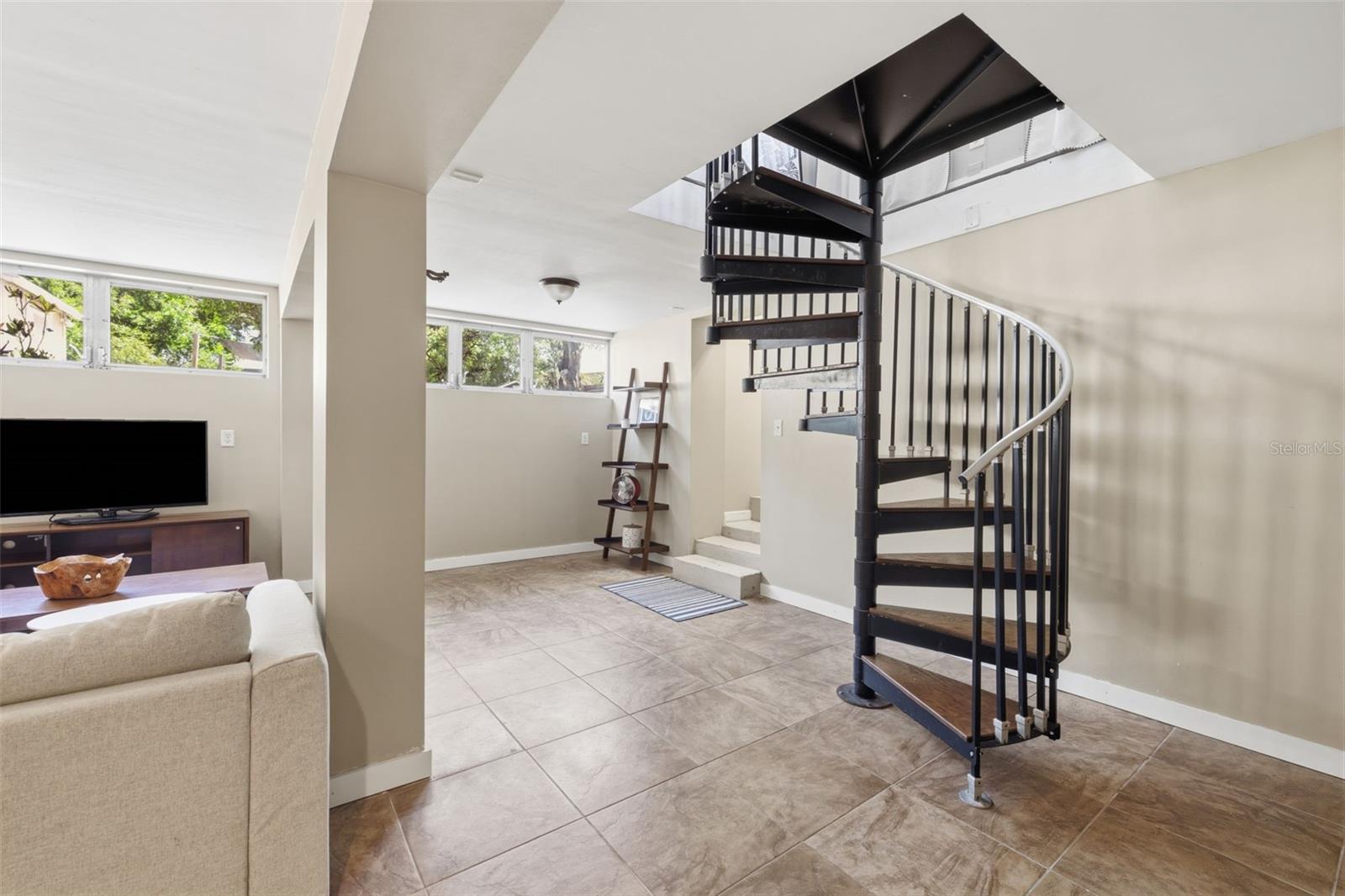 HAMPTON TERRACE - Residential