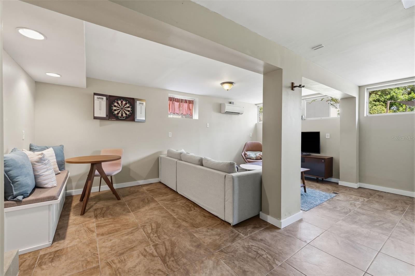 HAMPTON TERRACE - Residential