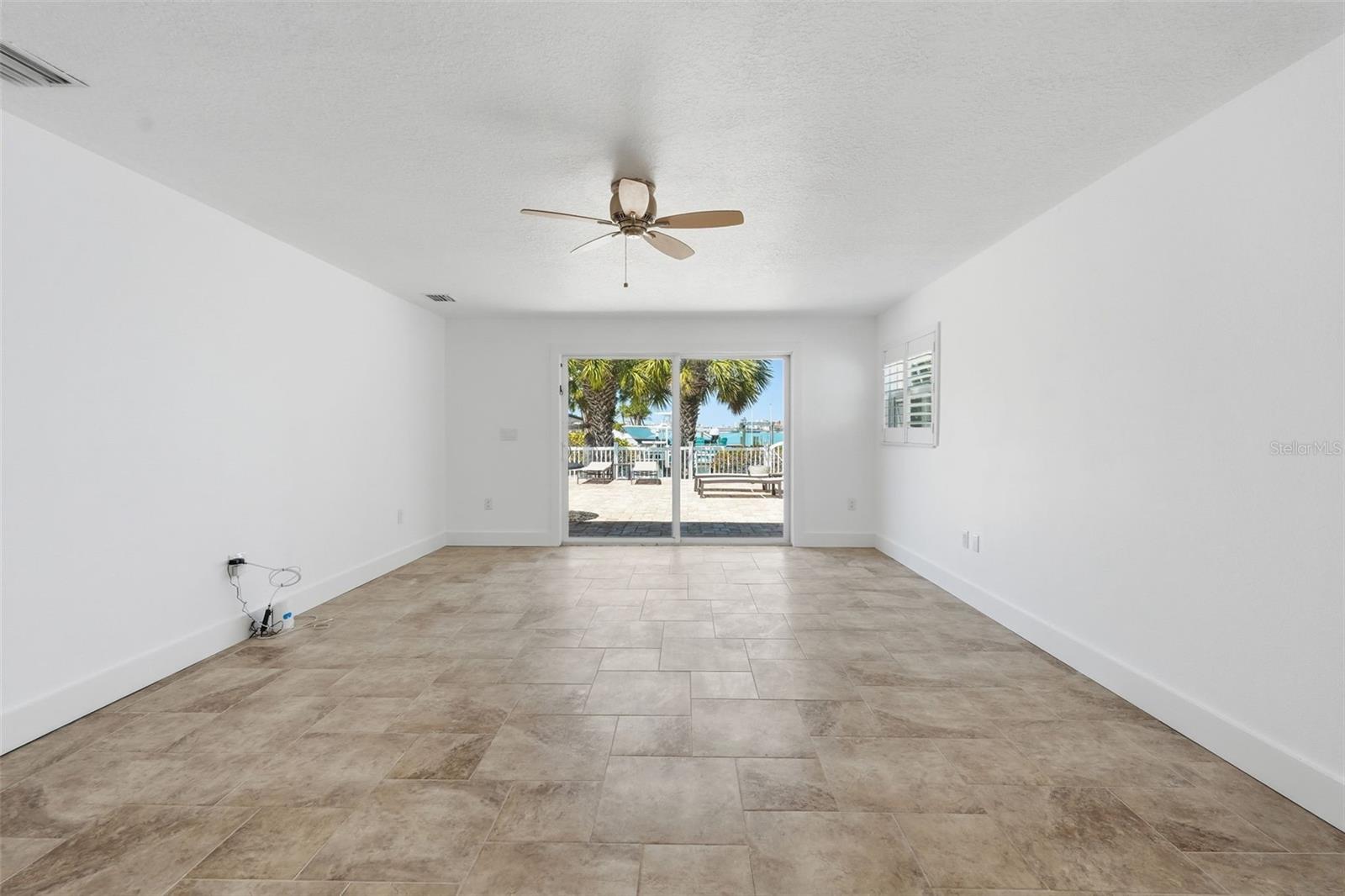 THREE PALMS POINT - Residential