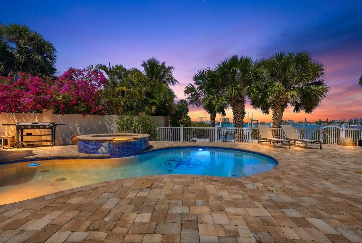 THREE PALMS POINT - Residential