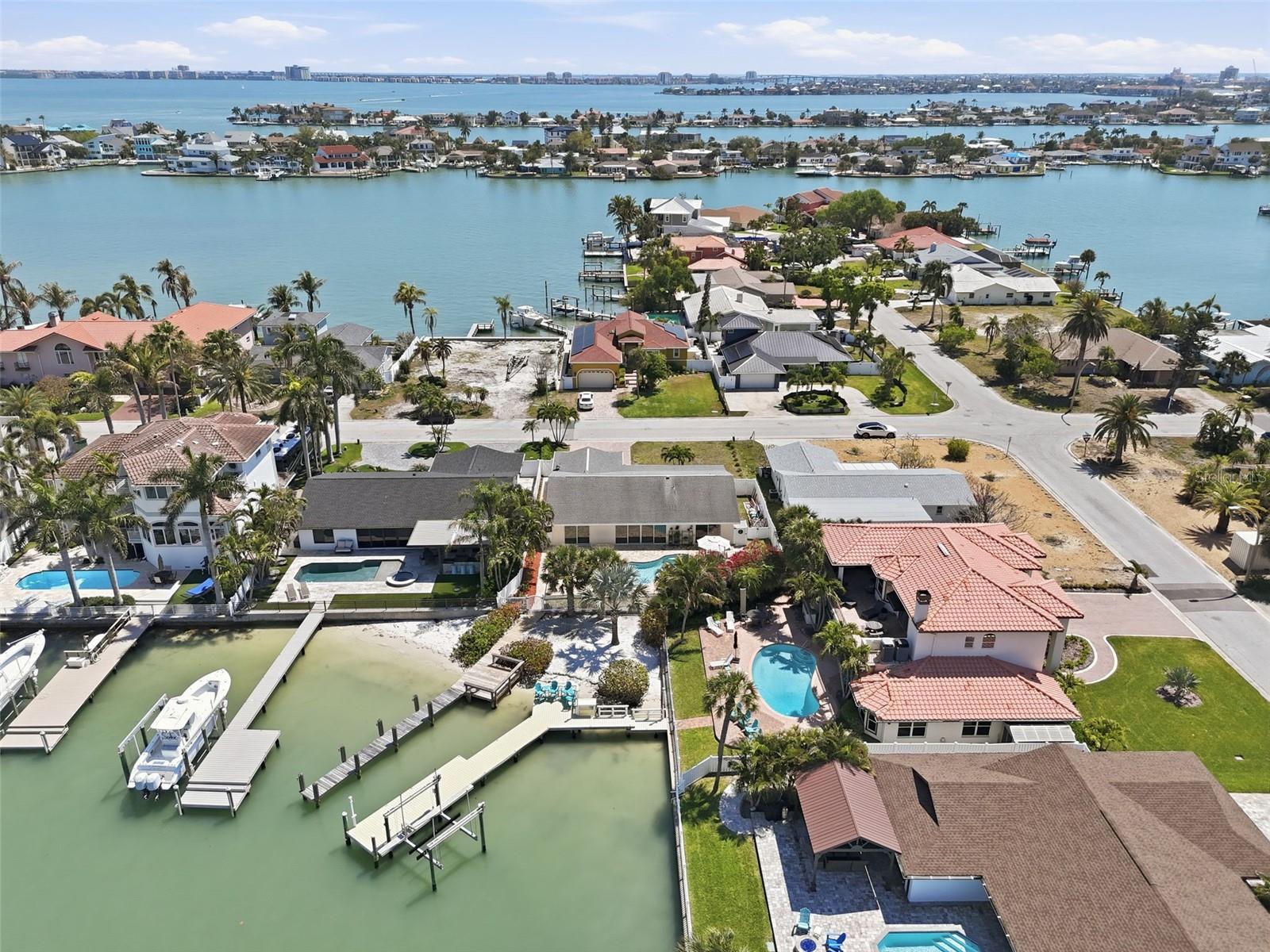 THREE PALMS POINT - Residential
