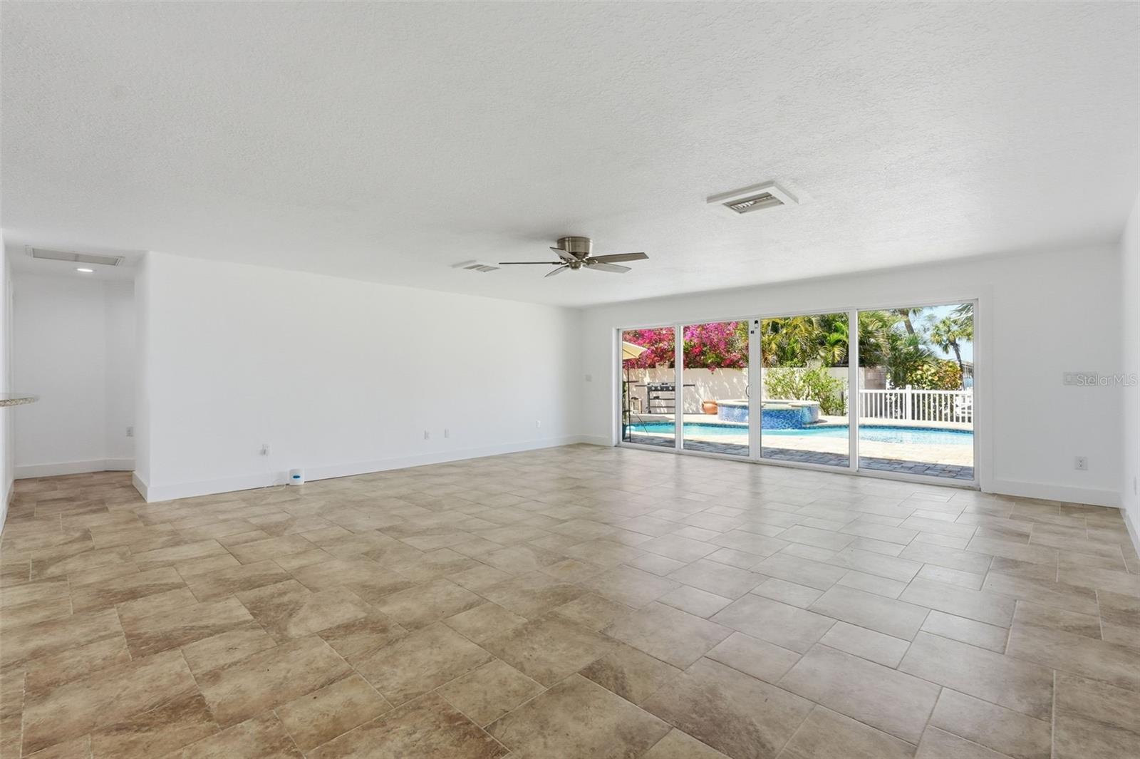 THREE PALMS POINT - Residential
