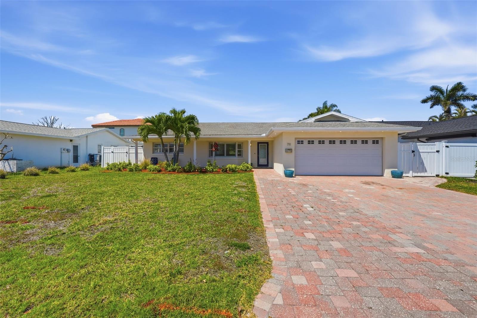THREE PALMS POINT - Residential