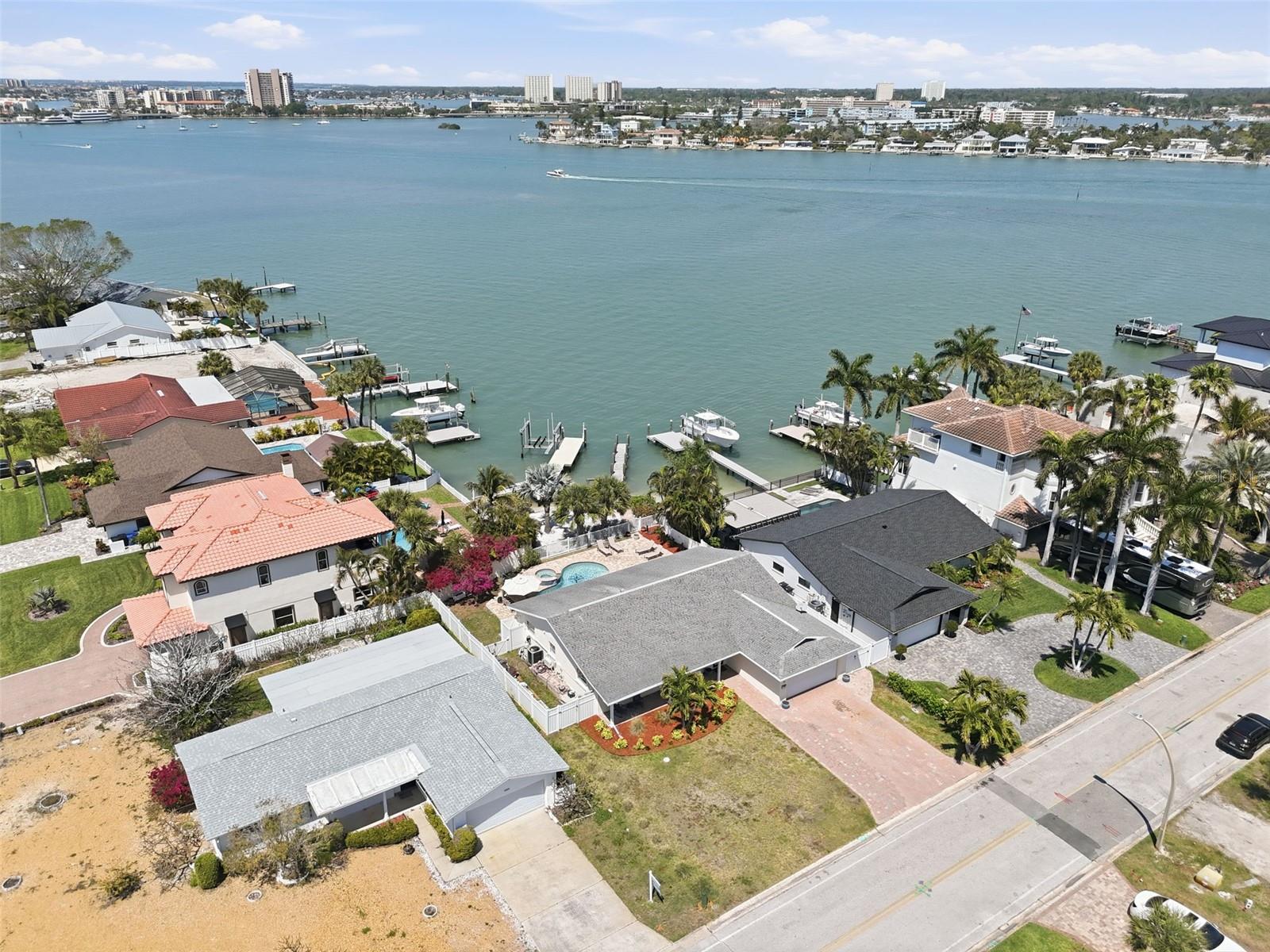 THREE PALMS POINT - Residential