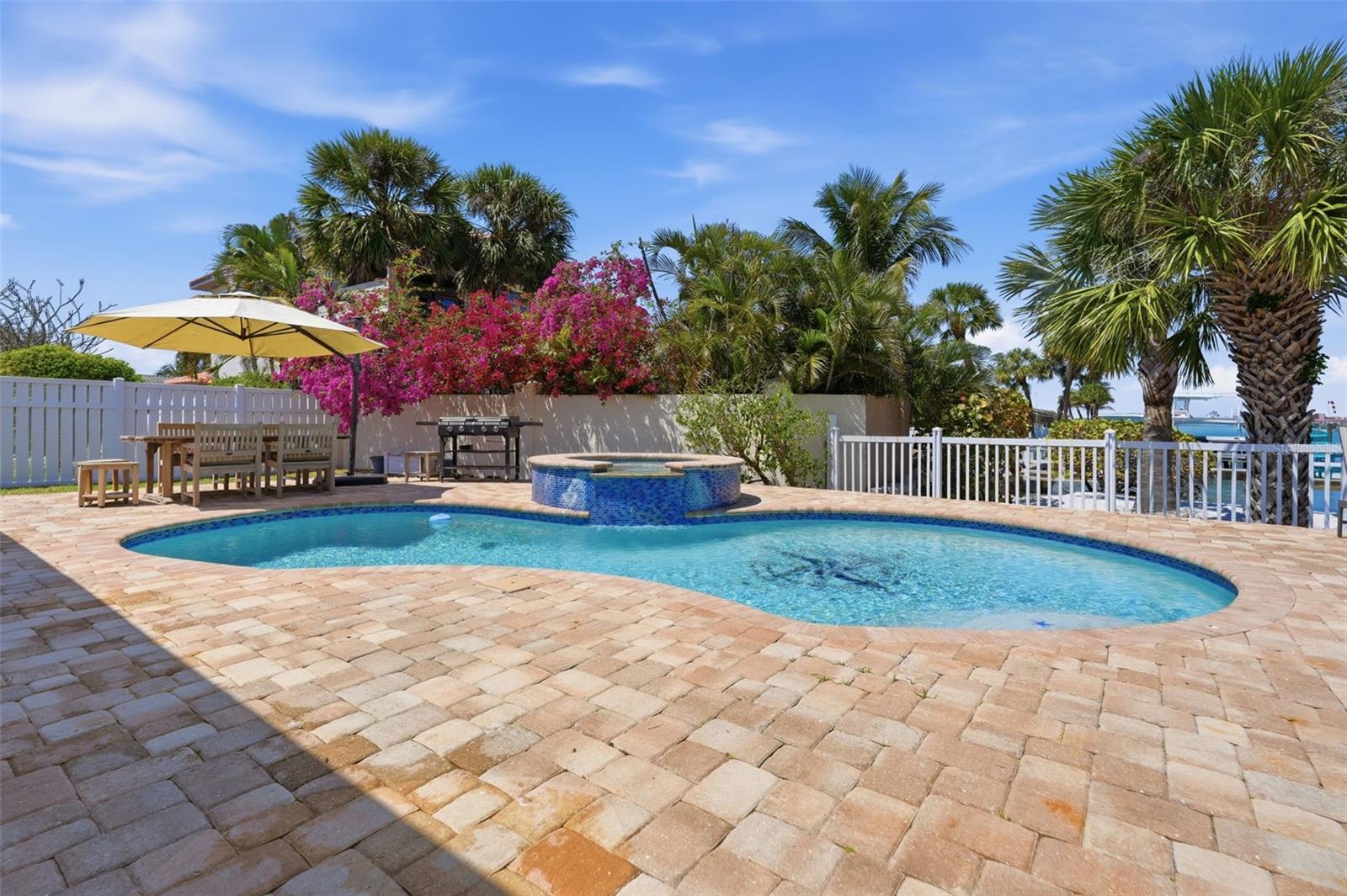 THREE PALMS POINT - Residential