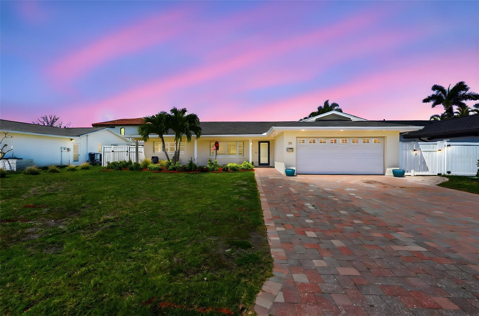 THREE PALMS POINT - Residential