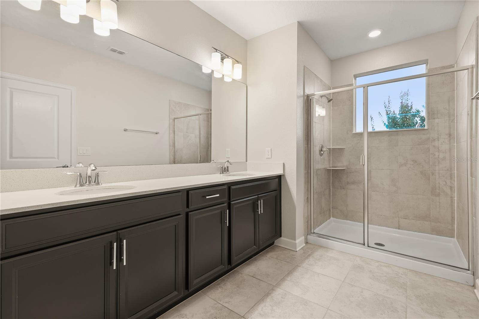 STOREY LAKE TRACT K PB 26 PGS 28-32 LOT 137 - Residential