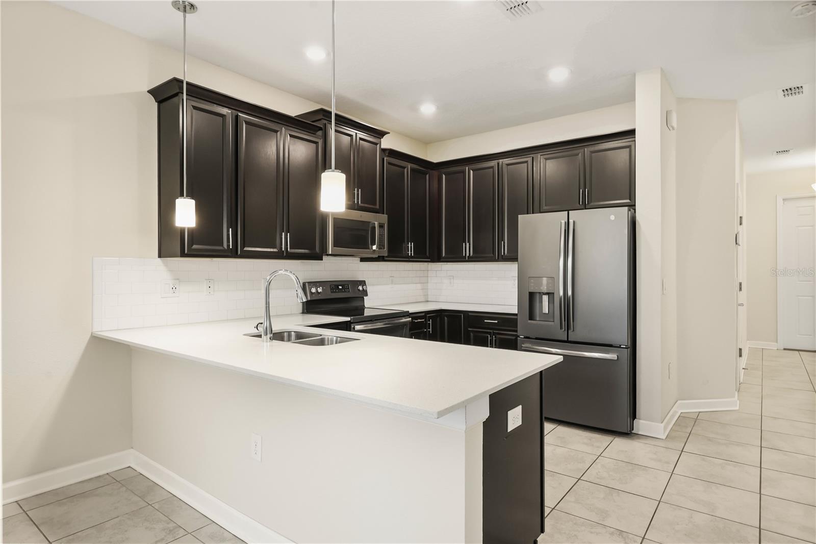 STOREY LAKE TRACT K PB 26 PGS 28-32 LOT 137 - Residential