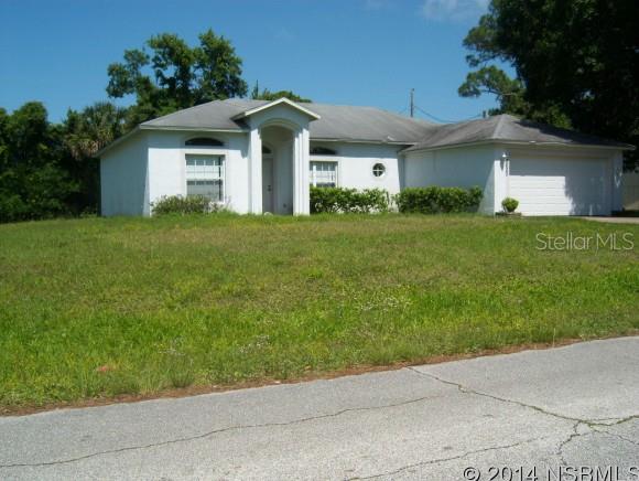 Open floor plan with vaulted ceilings.Lawn care included in rental price.