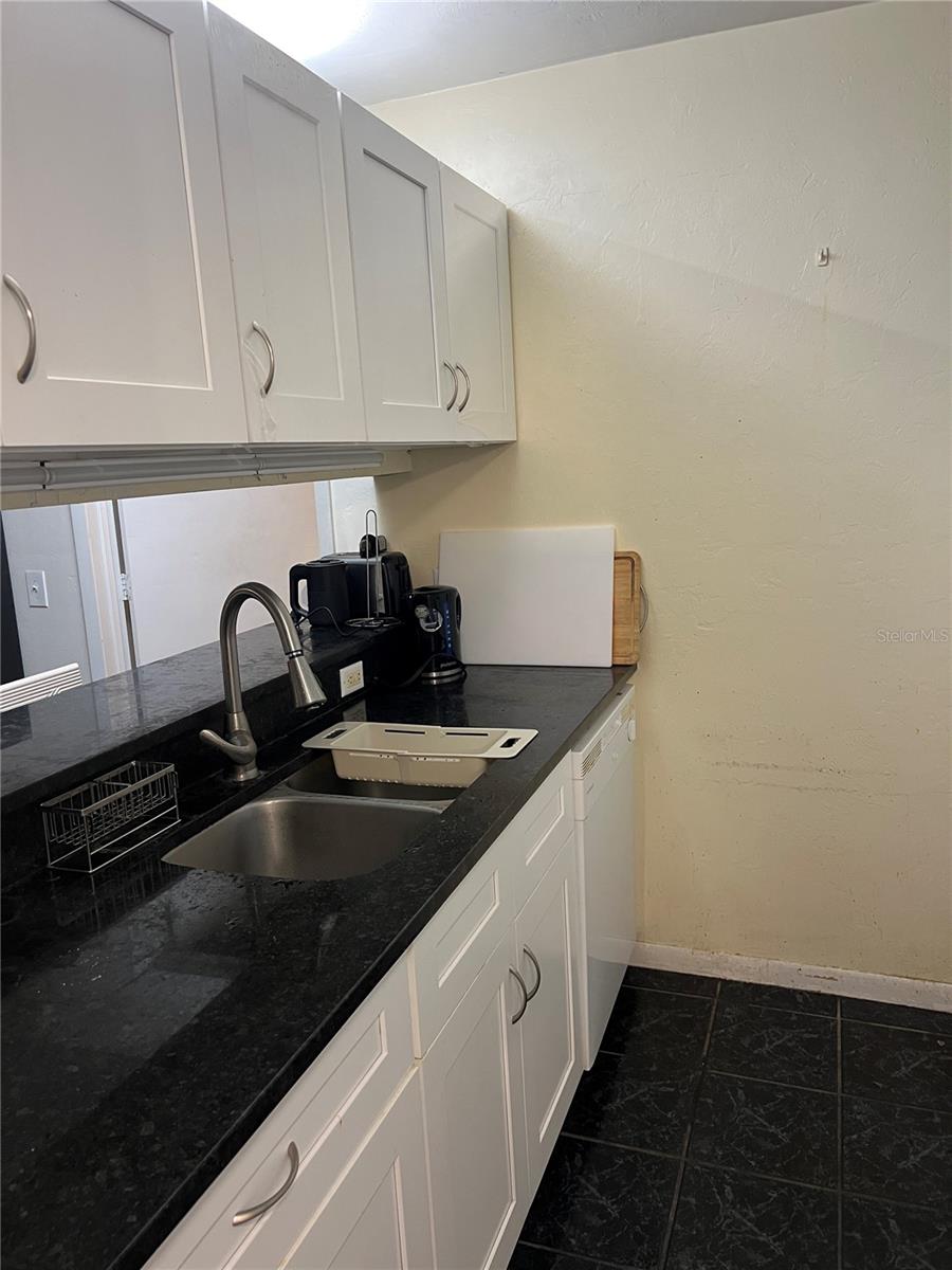 UNIV TERRACE W - Residential Lease