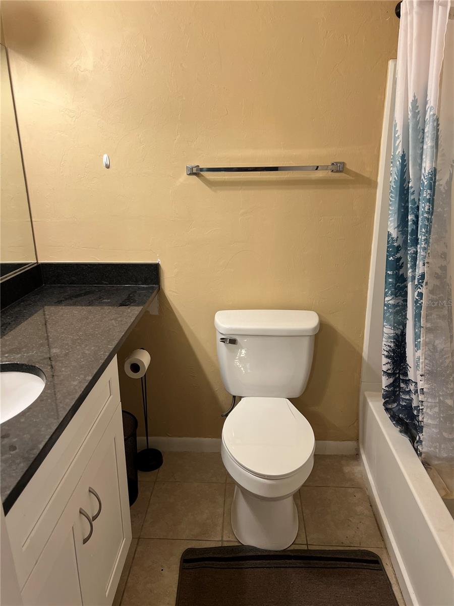 UNIV TERRACE W - Residential Lease