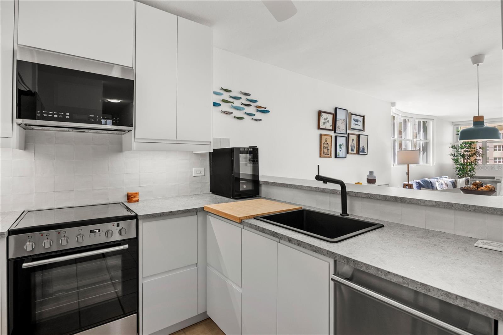 HAUDIMAR BEACH APARTMENTS - Residential