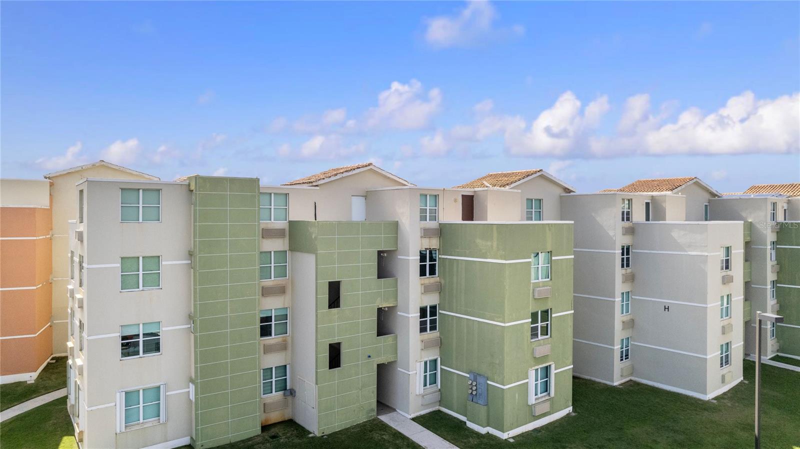 HAUDIMAR BEACH APARTMENTS - Residential