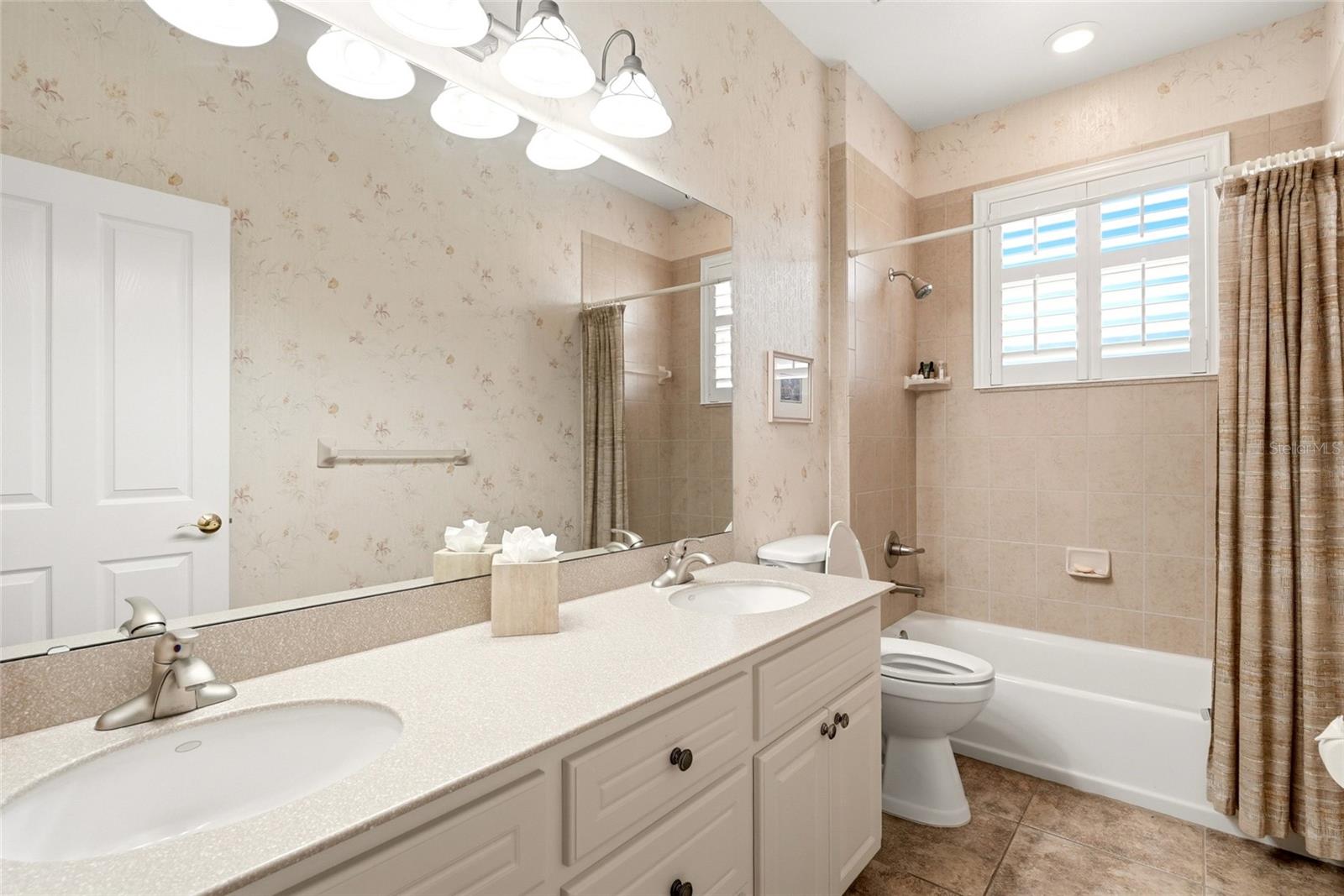HAWKS RIDGE - Residential