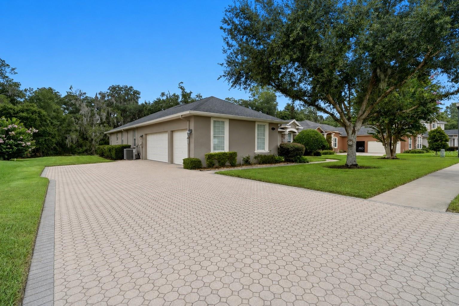 HAWKS RIDGE - Residential