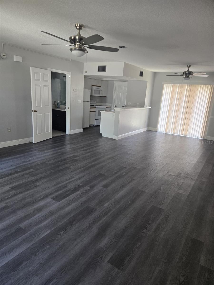 FLORIDA PALMS - Residential Lease