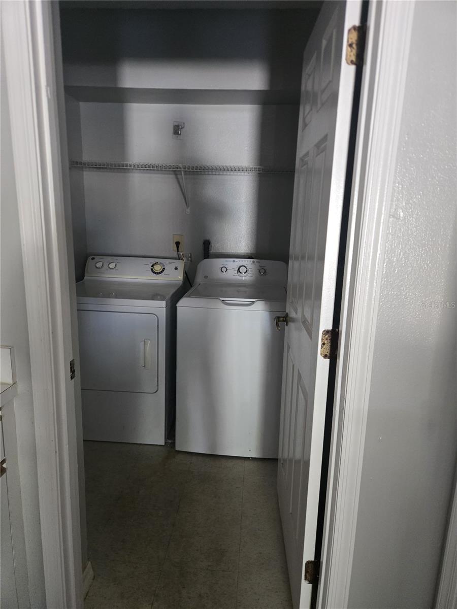 FLORIDA PALMS - Residential Lease