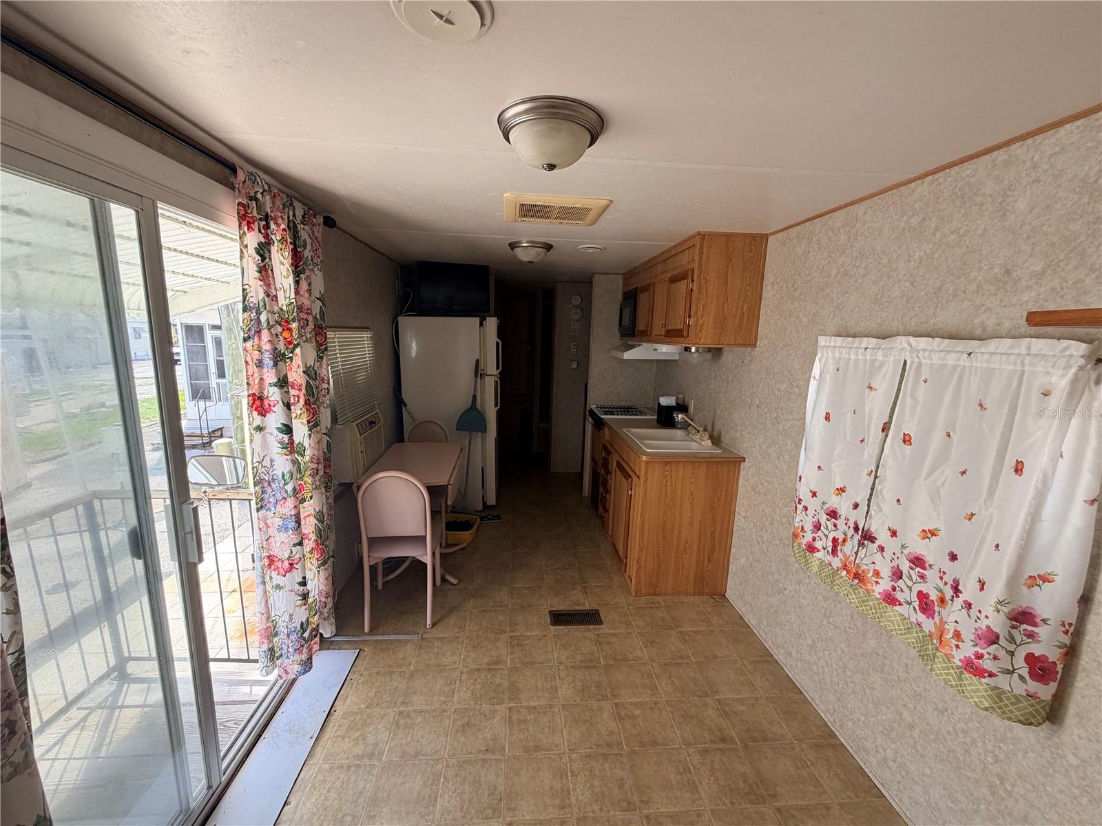 PALM SHORES RV RESORT LT 136 AMD - Residential