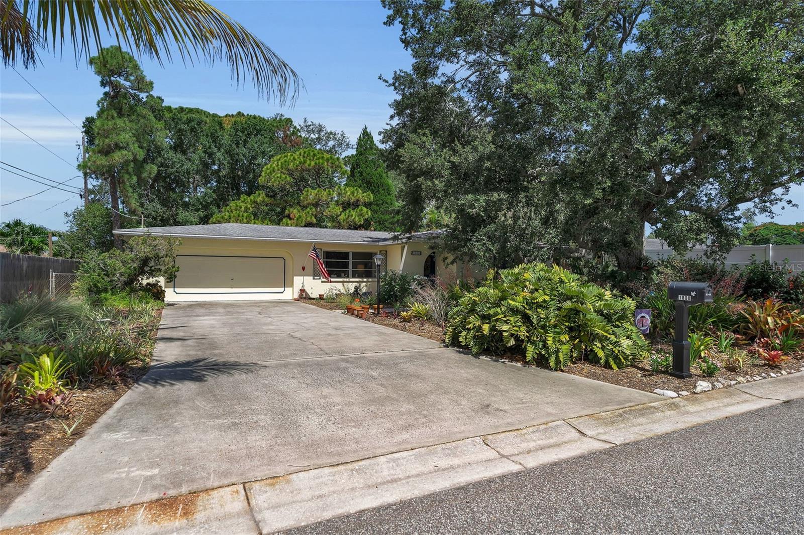 WEST WOODS - Residential