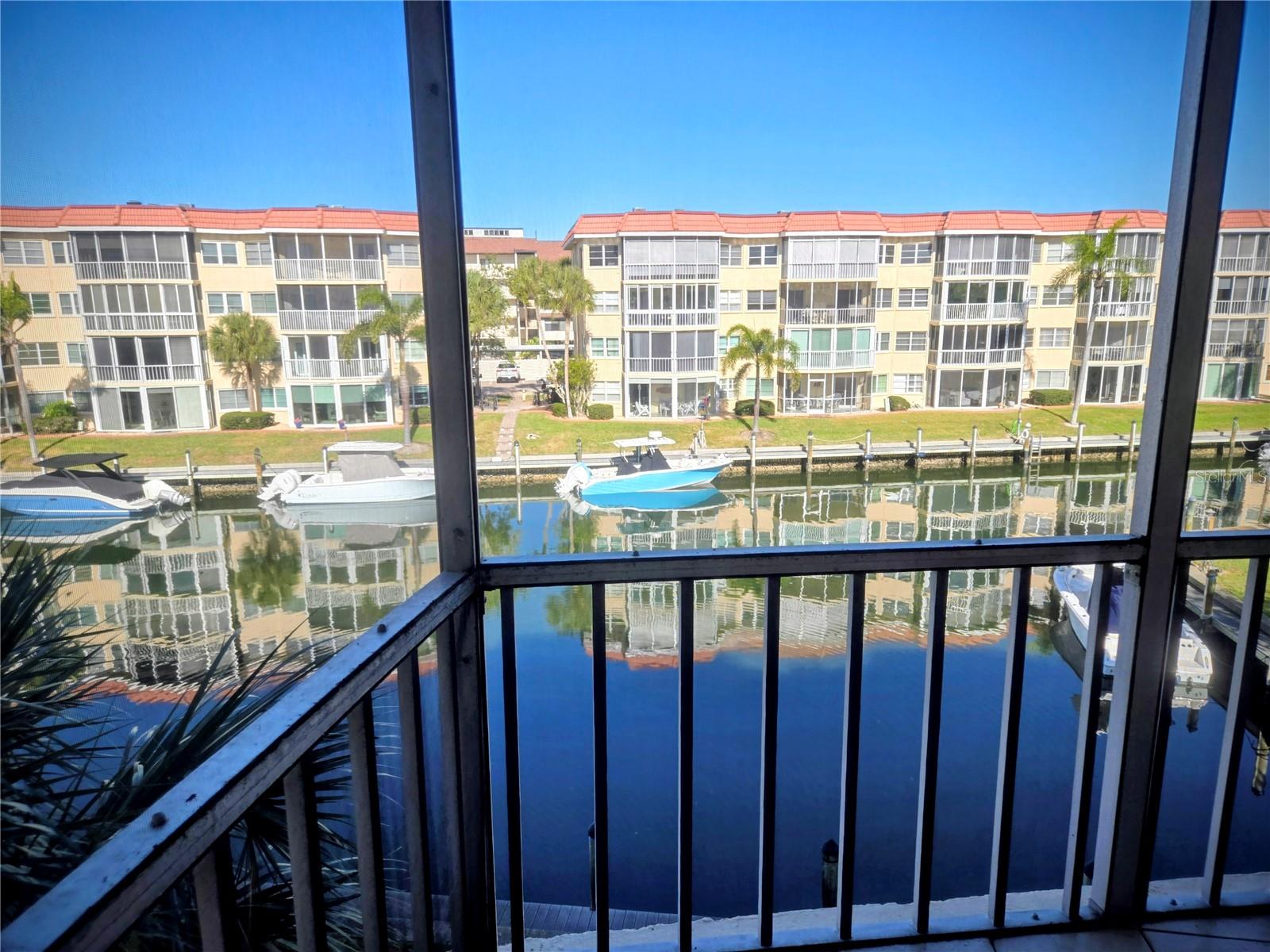 SIESTA HARBOR I - Residential