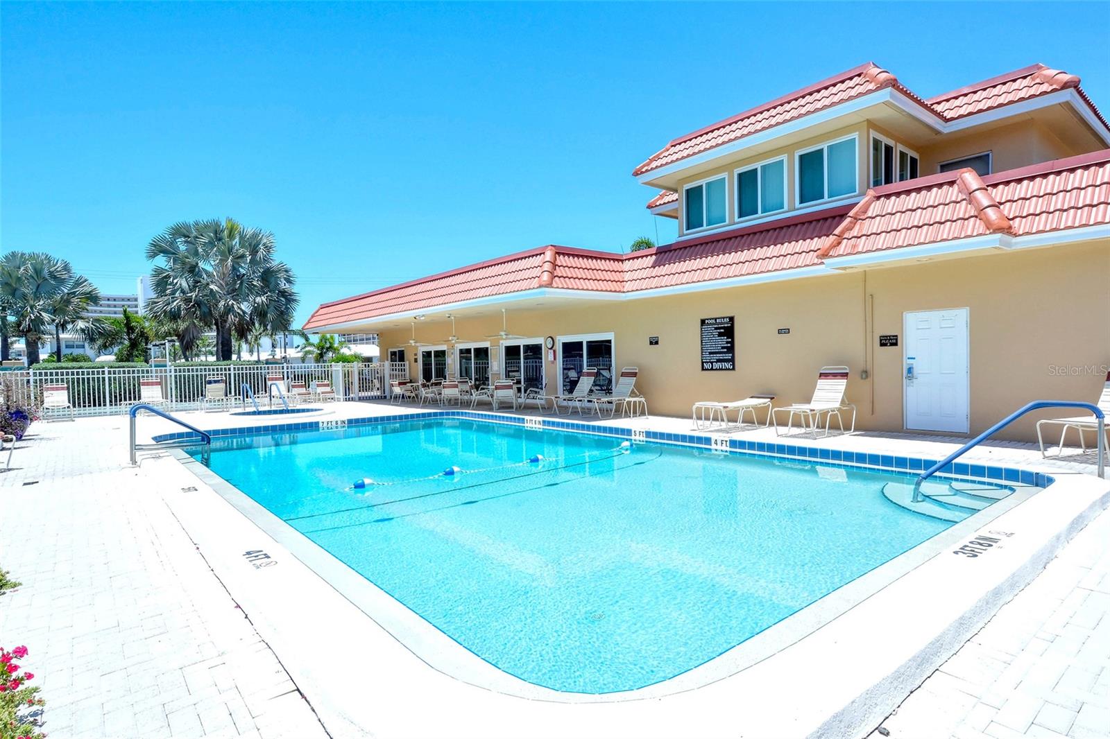 SIESTA HARBOR I - Residential