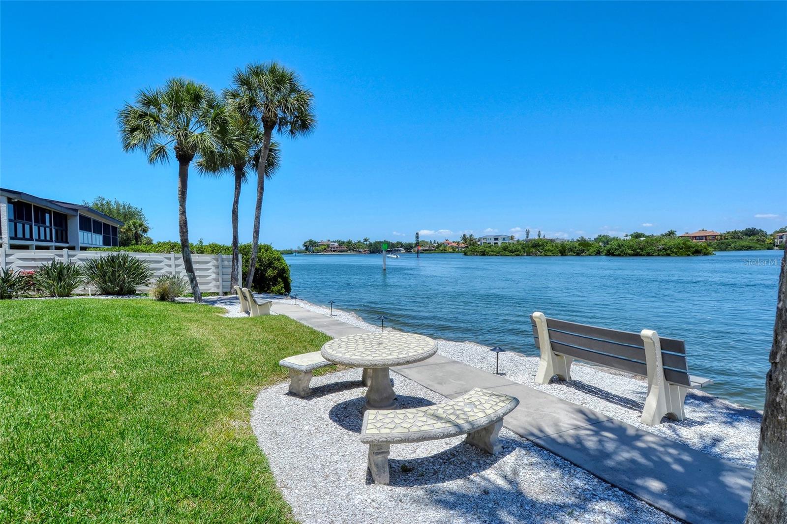 SIESTA HARBOR I - Residential