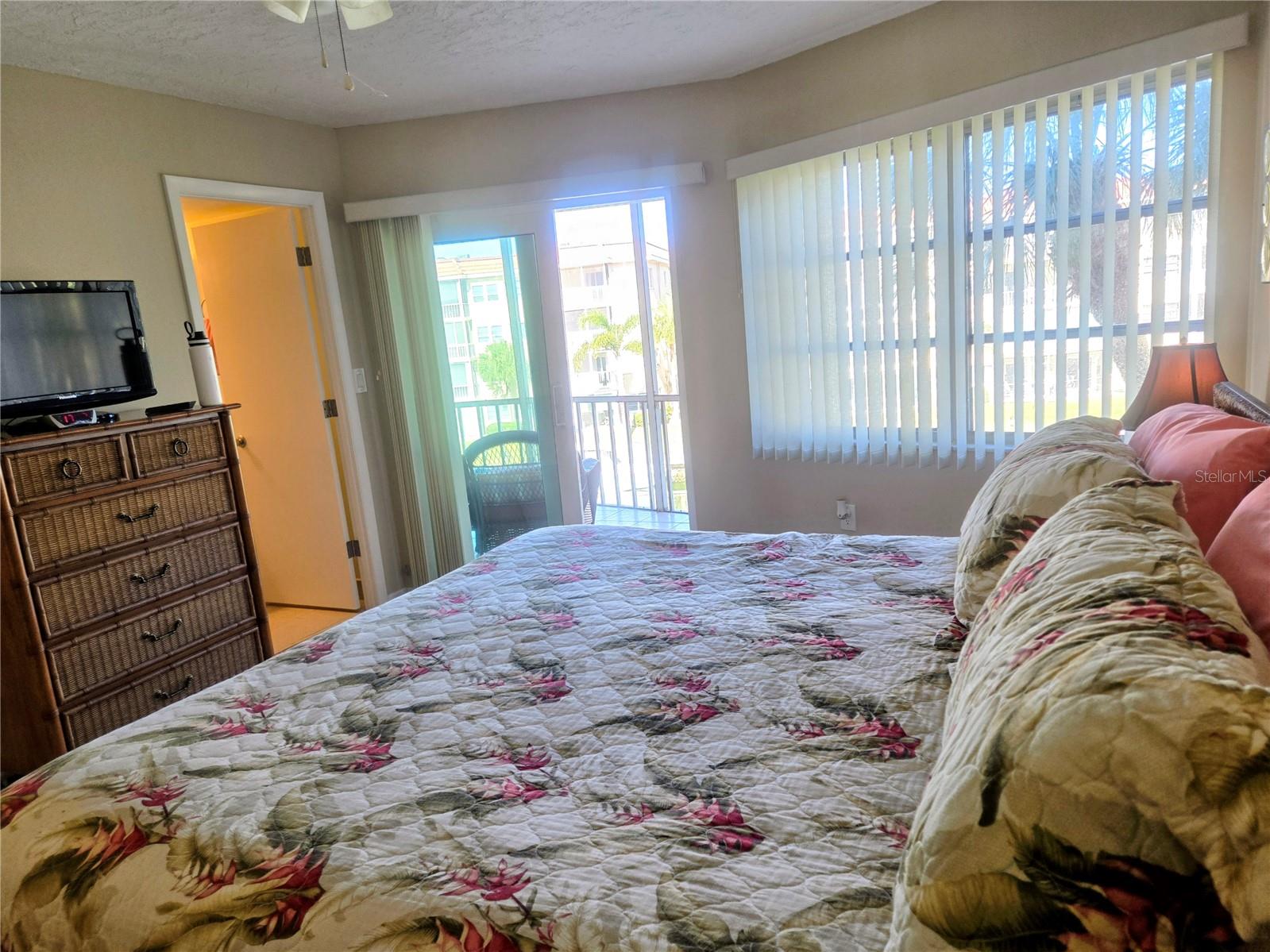 SIESTA HARBOR I - Residential