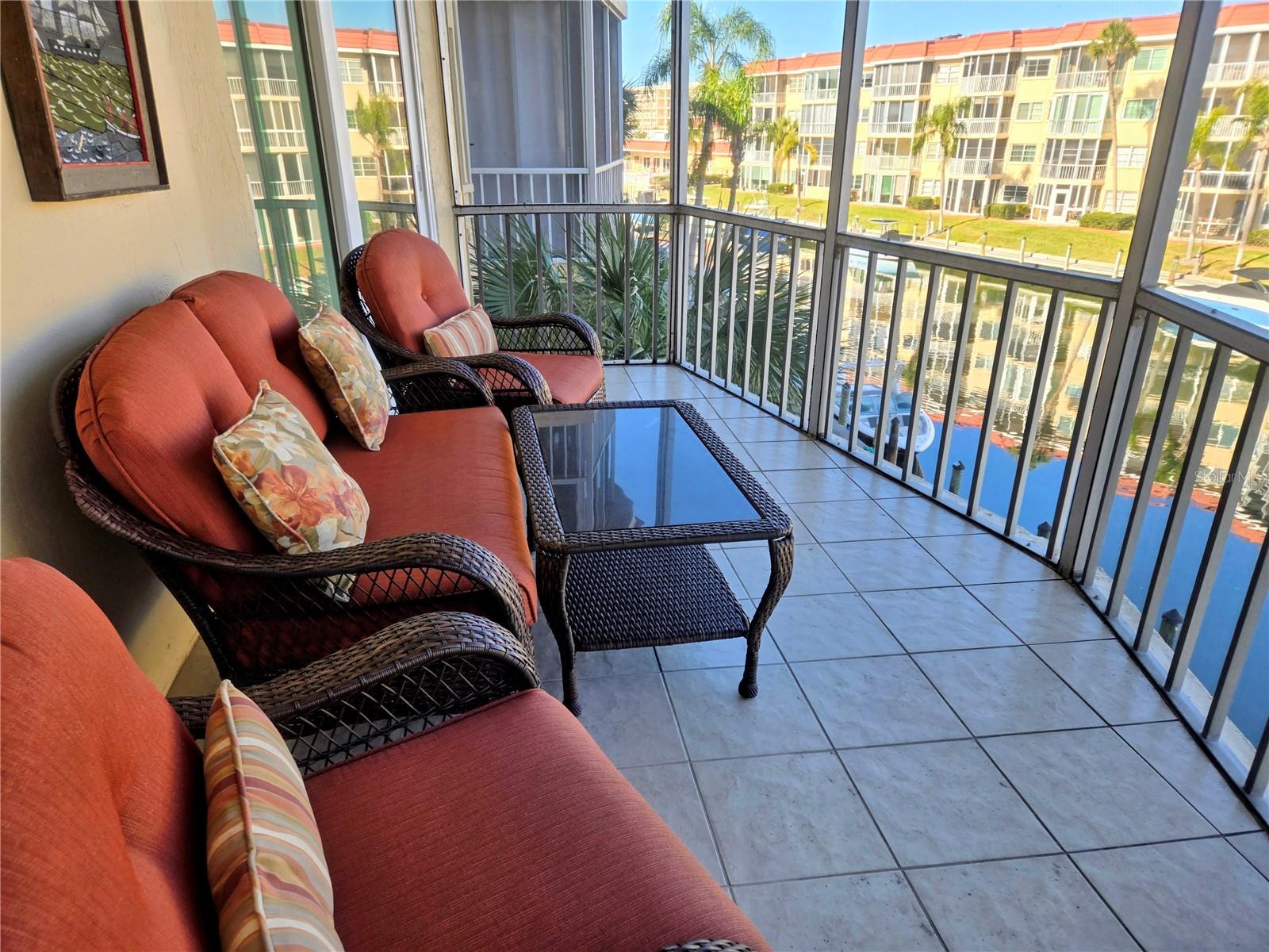 SIESTA HARBOR I - Residential