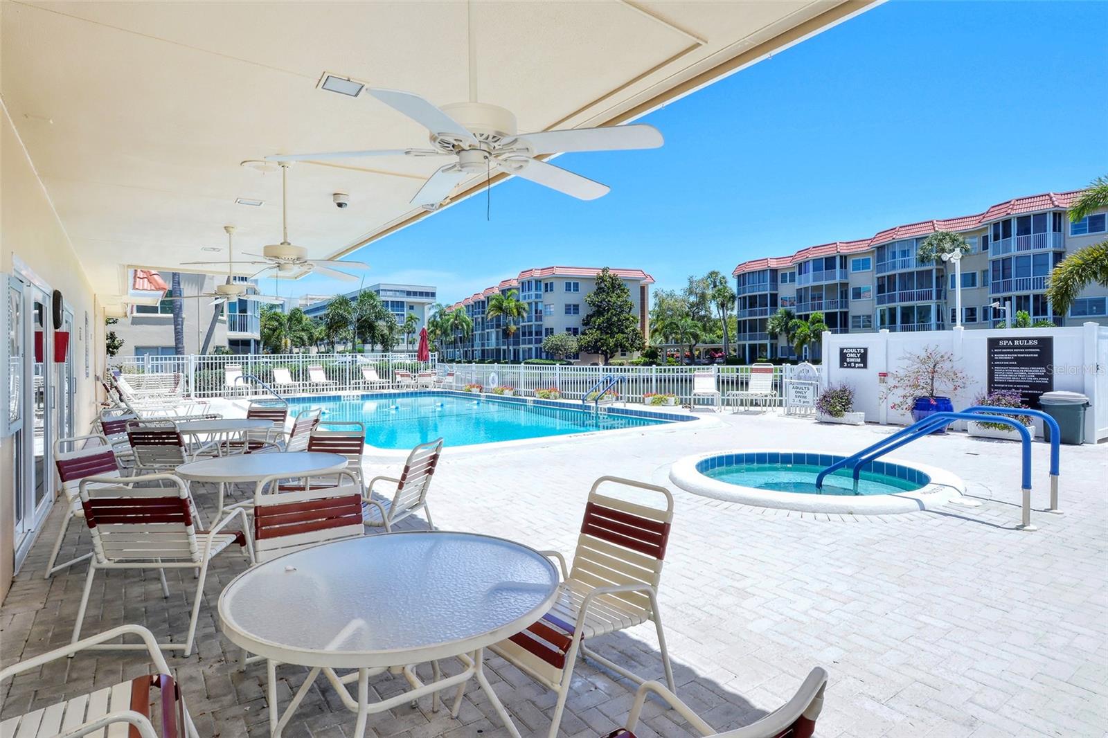 SIESTA HARBOR I - Residential