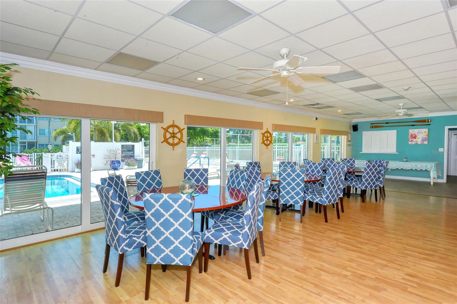 SIESTA HARBOR I - Residential