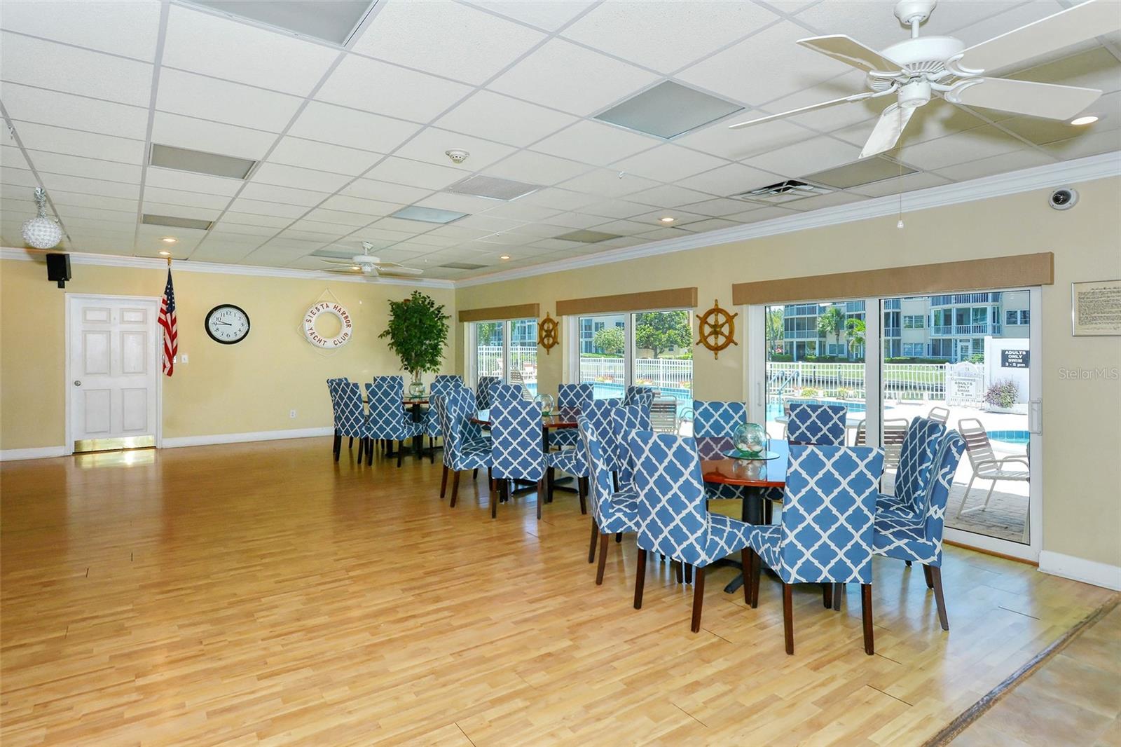 SIESTA HARBOR I - Residential