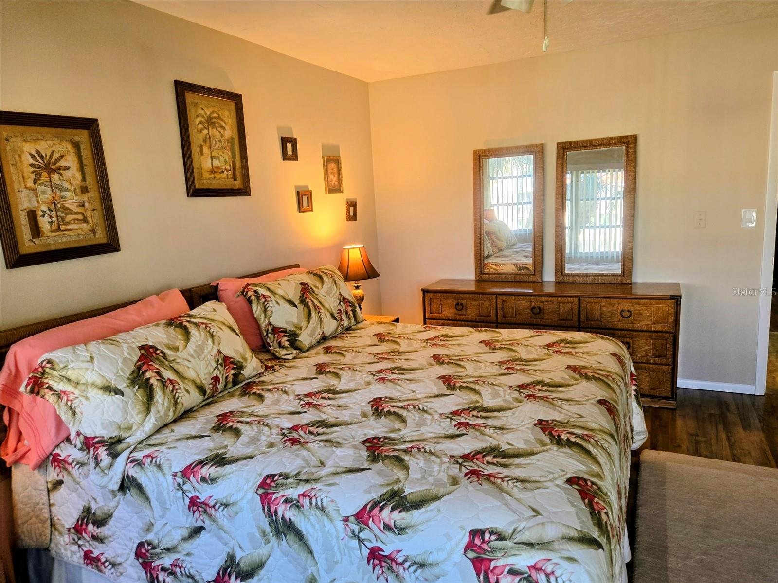 SIESTA HARBOR I - Residential