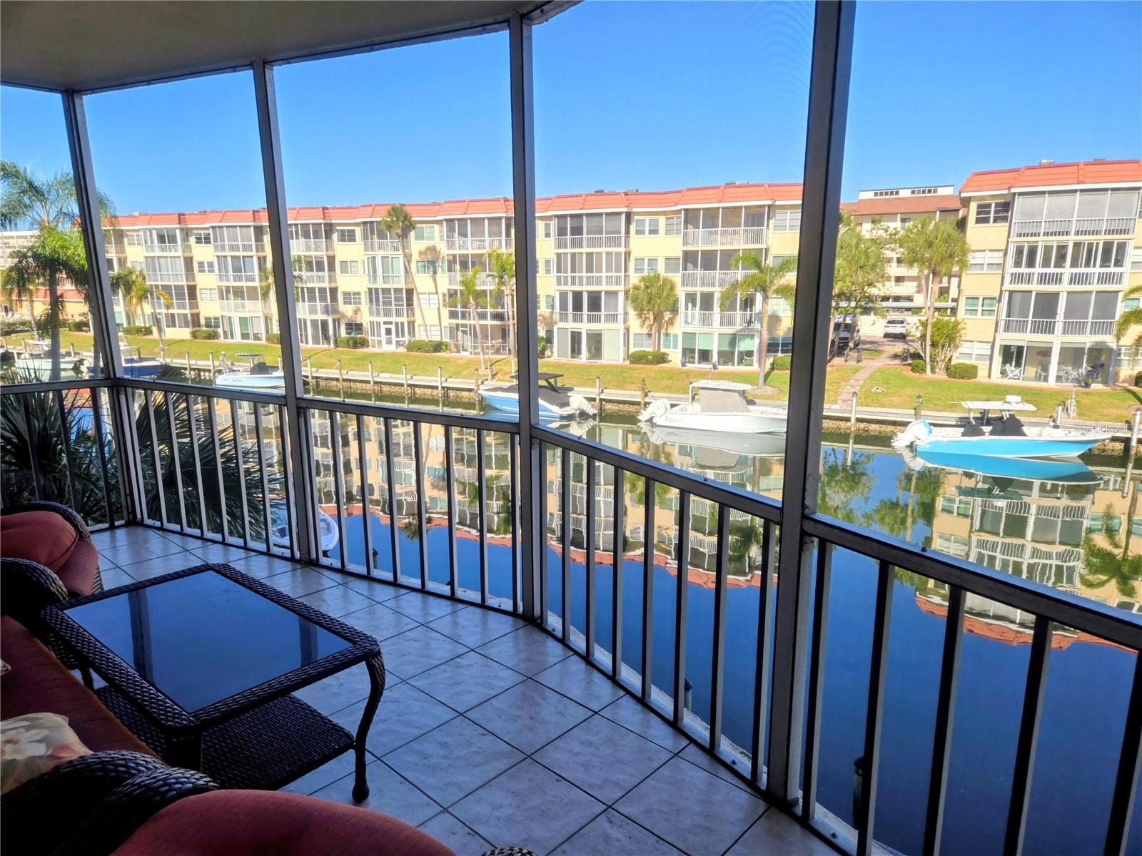 SIESTA HARBOR I - Residential