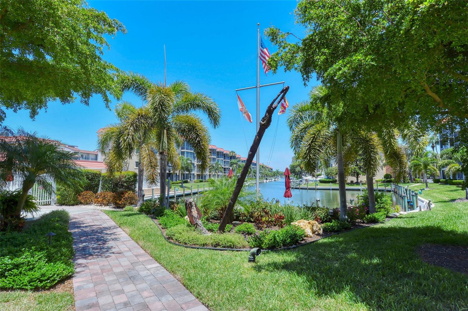 SIESTA HARBOR I - Residential