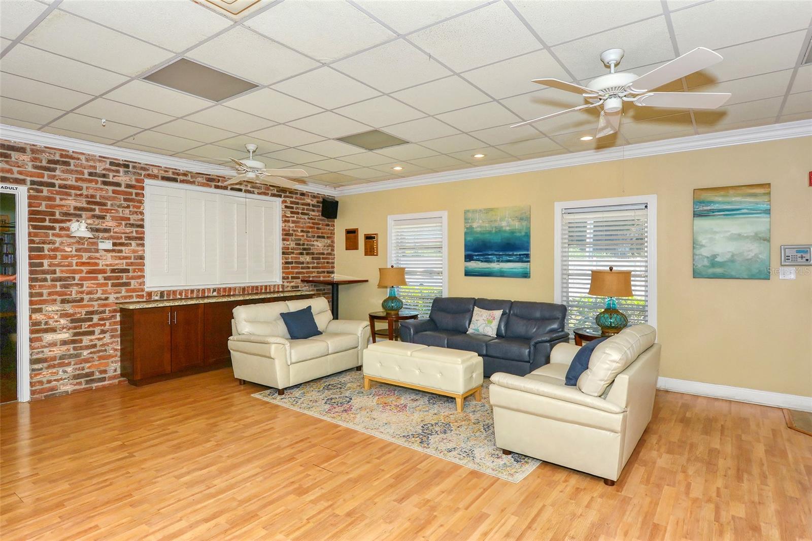SIESTA HARBOR I - Residential