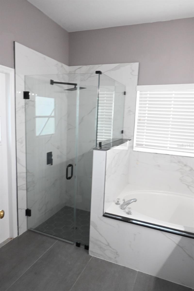 FAIRWAYS LAKE ESTATES - Residential