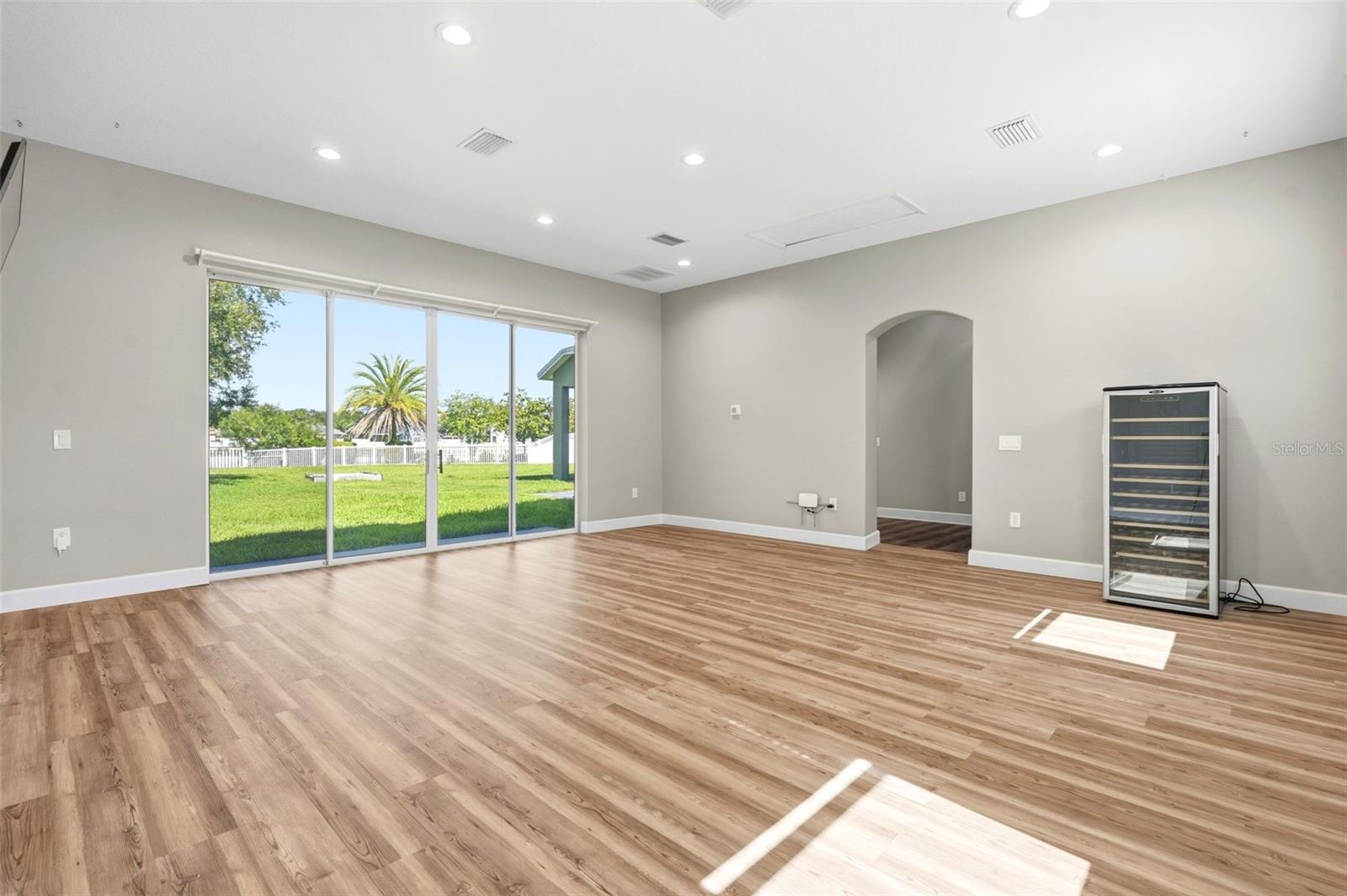 LAKE TALIA PH 01 - Residential