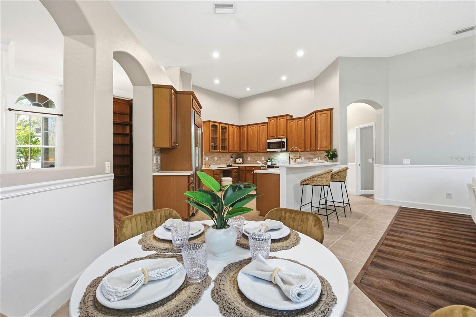 LAKE TALIA PH 01 - Residential